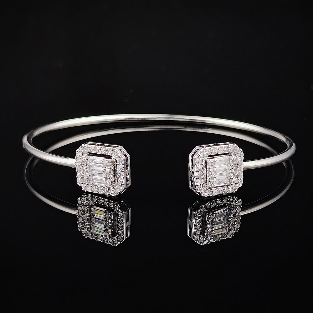 Wunderschönes verstellbares Armreifarmband in Schmetterlingsform aus Silber
