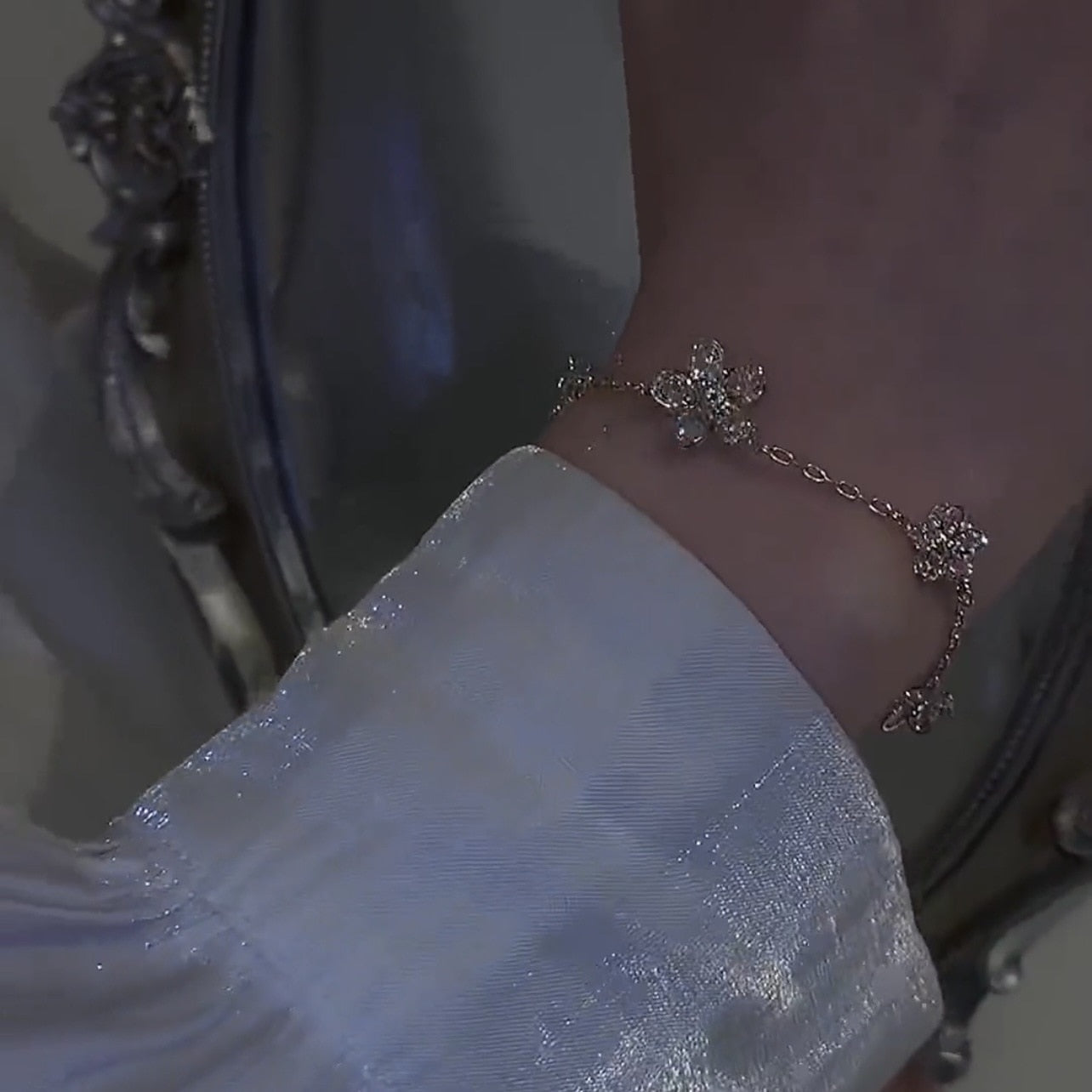 Beautiful Flower Crystal Women's Bracelet - Halri