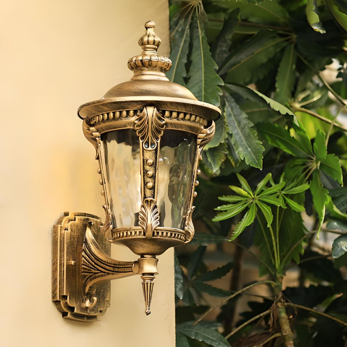 Rustic Garden Glass Outside Wall Lamp - Halri