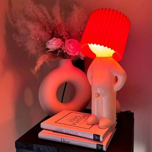 Helle LED-Tischlampe für die Heimdekoration
