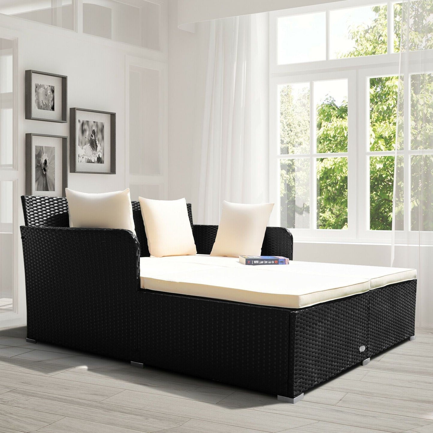 Comfortable Wicker Garden Daybed with Thick Cushions