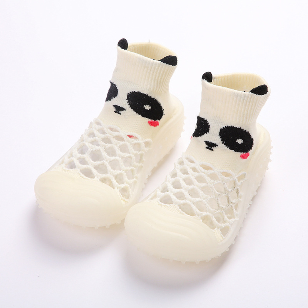 Niedliche Babysocken mit Tiermuster