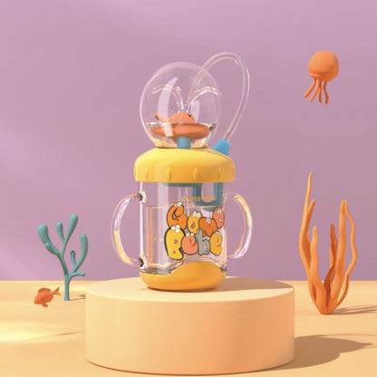 Niedlicher Trinkbecher für Babys