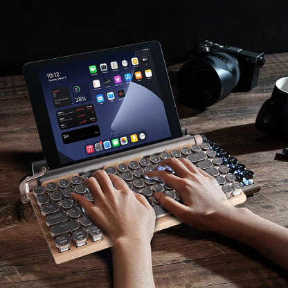 Retro Style Computer Keyboard - Halri