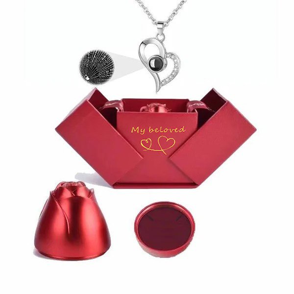Romantische Herzkette mit der Aufschrift „Ich liebe dich“
