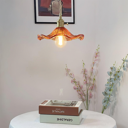 Wunderschöne Tischlampe mit Blumenmuster