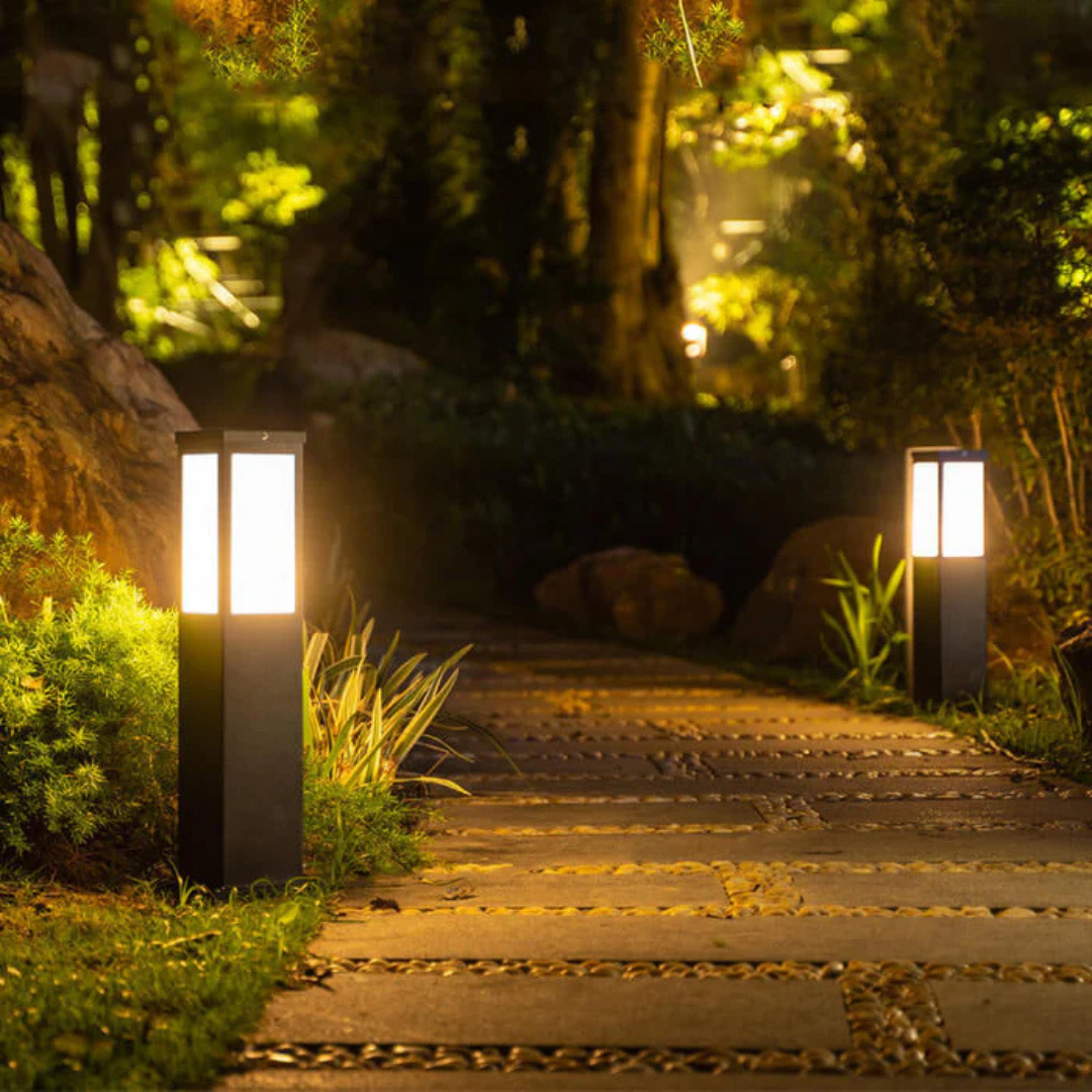 Stylish Solar Powered Garden Lamp - Halri