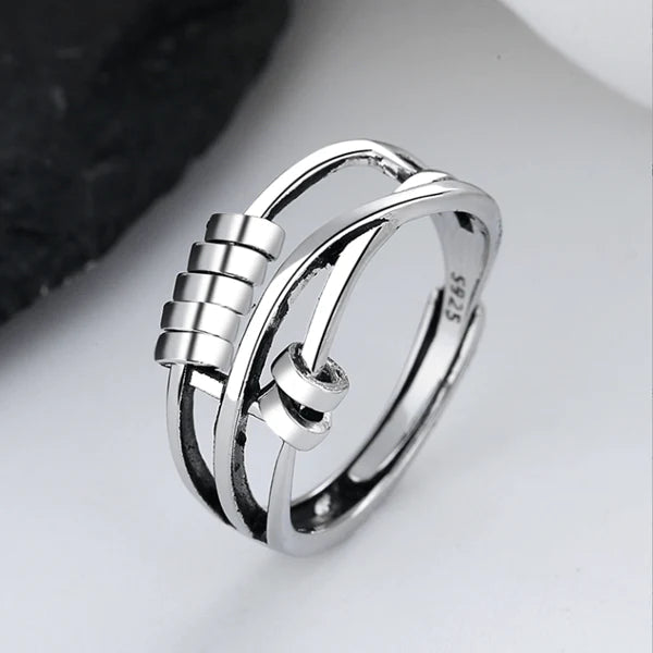 Entspannender Stressabbau-Ring als Accessoire