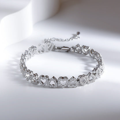 Romantisches herzförmiges Diamantarmband