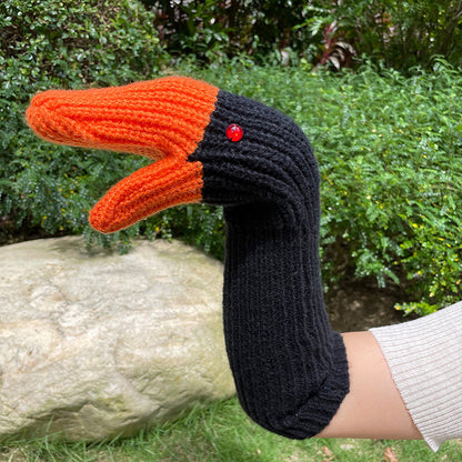Skurrile Strickhandschuhe mit Entenmotiv