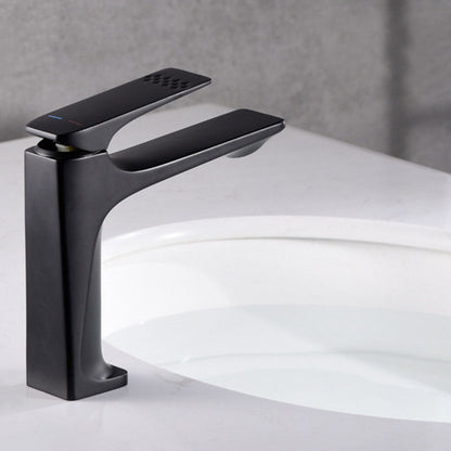 Stilvoller Badezimmer-Wasserhahn, moderner Waschbeckenhahn 