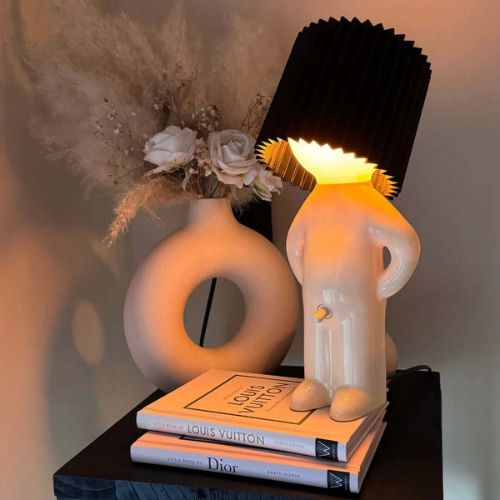 Helle LED-Tischlampe für die Heimdekoration