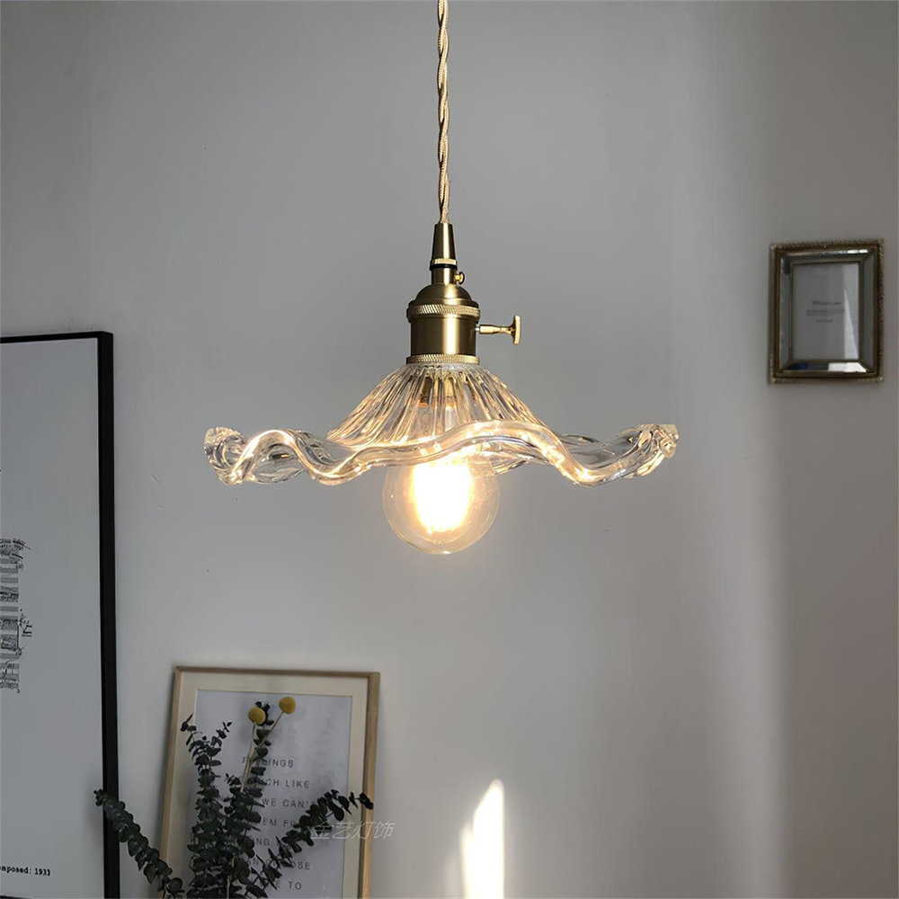 Wunderschöne Tischlampe mit Blumenmuster