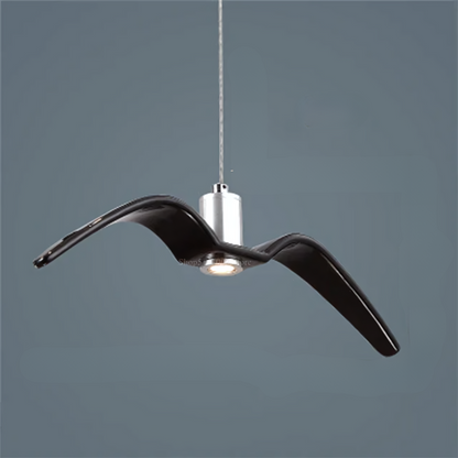 Elegante LED-Deckenleuchte im Flügeldesign