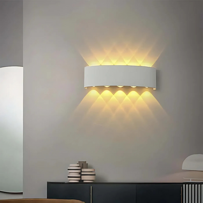 Helle LED-Außenwandleuchte