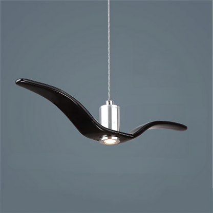 Elegante LED-Deckenleuchte im Flügeldesign