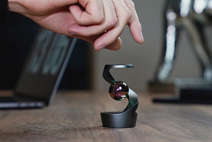 Mesmerizing Spinning Top Toy - Halri