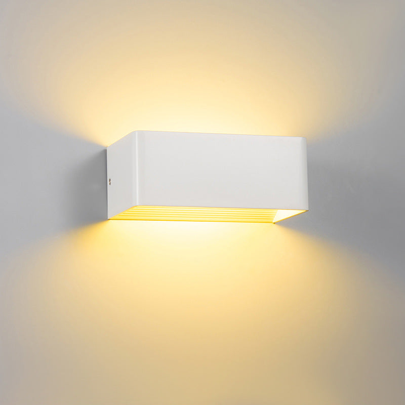 Schlanke LED-Wandleuchte, modernes weißes Finish