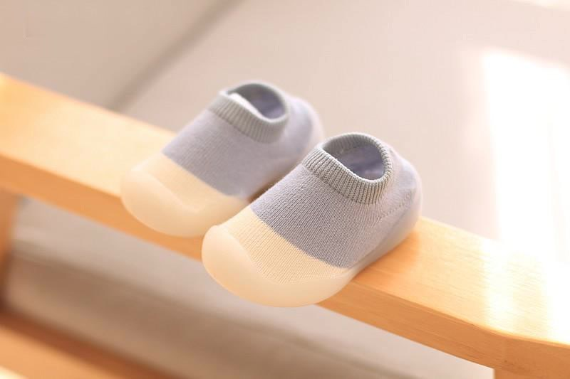 Weiche Babyschuhe für Laufanfänger – leicht und rutschfest