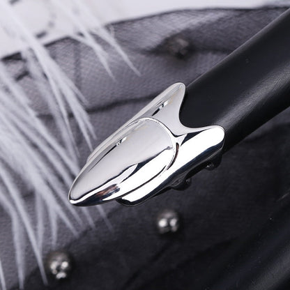Schmale, kantige Stapelringe aus Metall