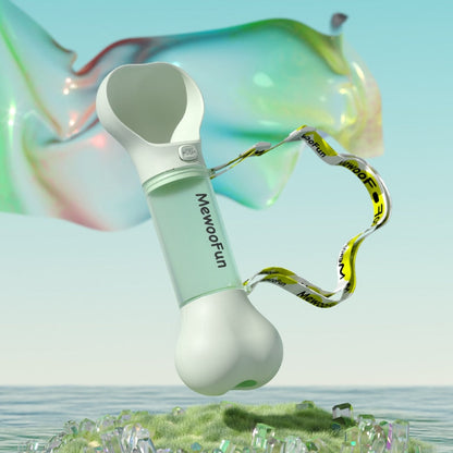Lustige Wasserflasche in Knochenform
