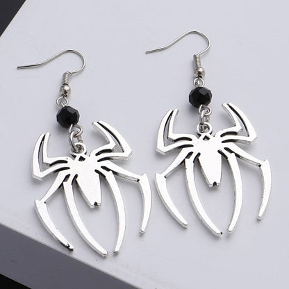 Boho-Ohrhänger mit dunkler Spinne