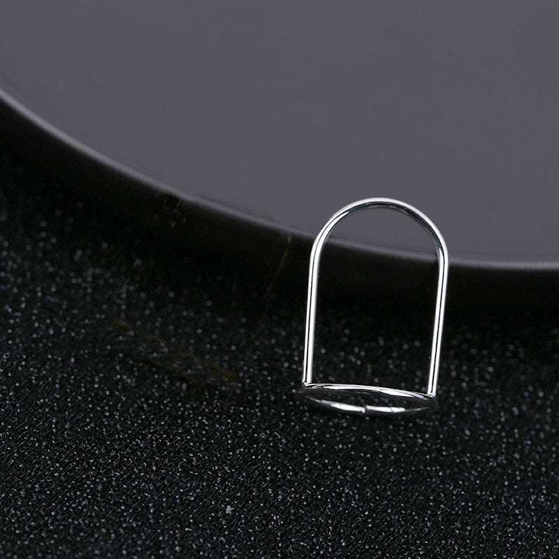 Schmale, kantige Stapelringe aus Metall