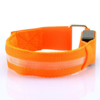 Sichtbares LED-Armband für mehr Sicherheit beim Laufen in der Nacht