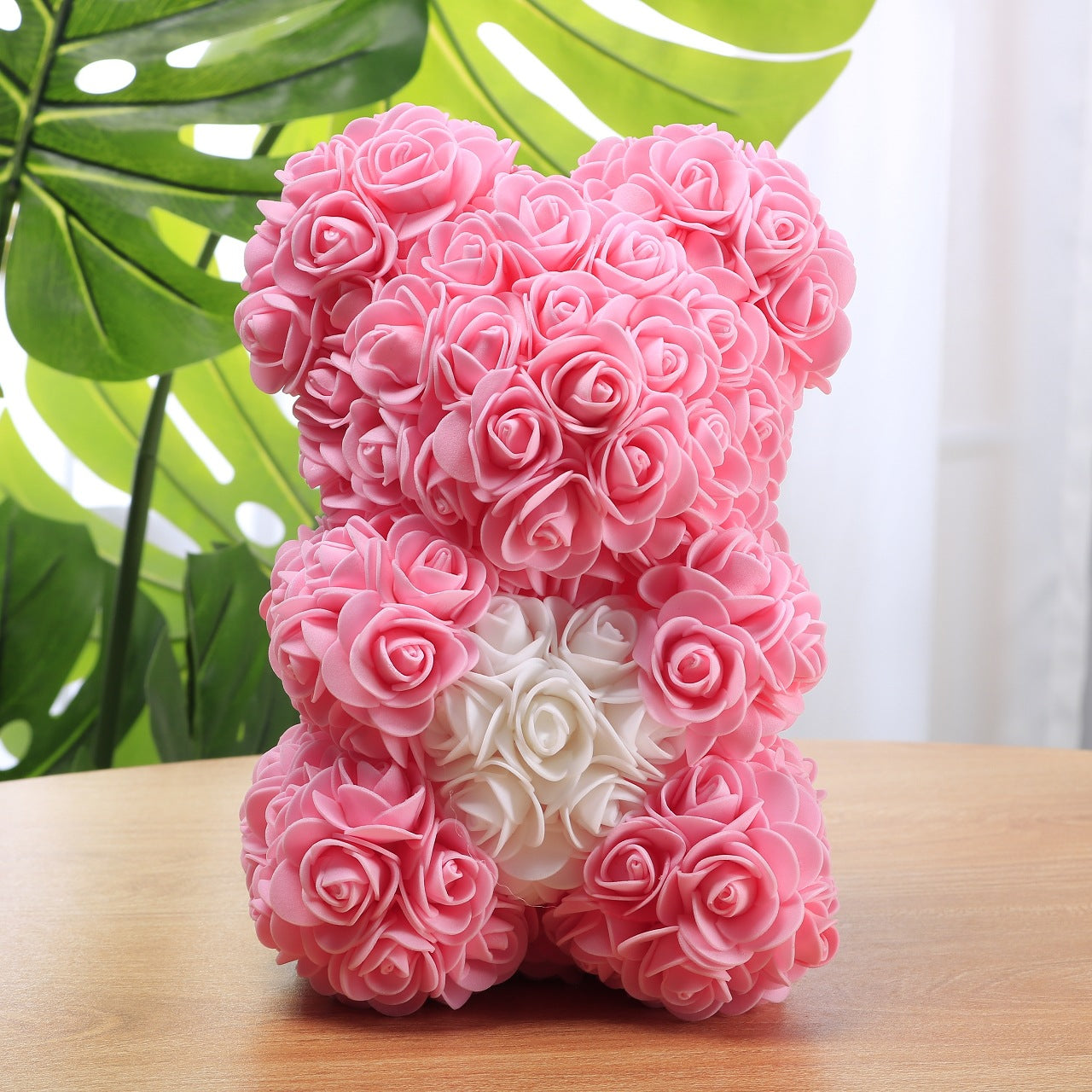Wunderschönes Arrangement aus rosa Plüschbären