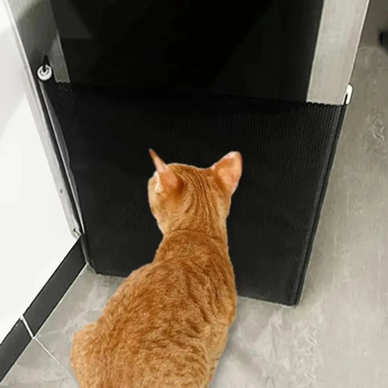 Retractable Mesh Pet Gate for Doorways and Hallways