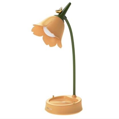 Hübsche Tischlampe mit Blumenmuster