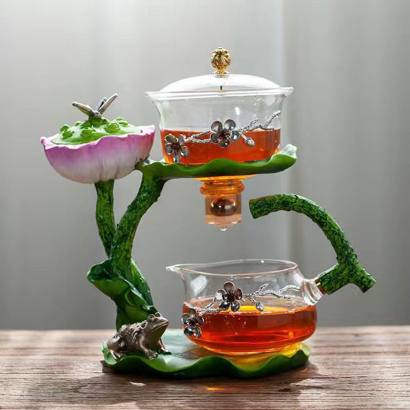 Aromatische Kräuterräucherstäbchen-Teekanne