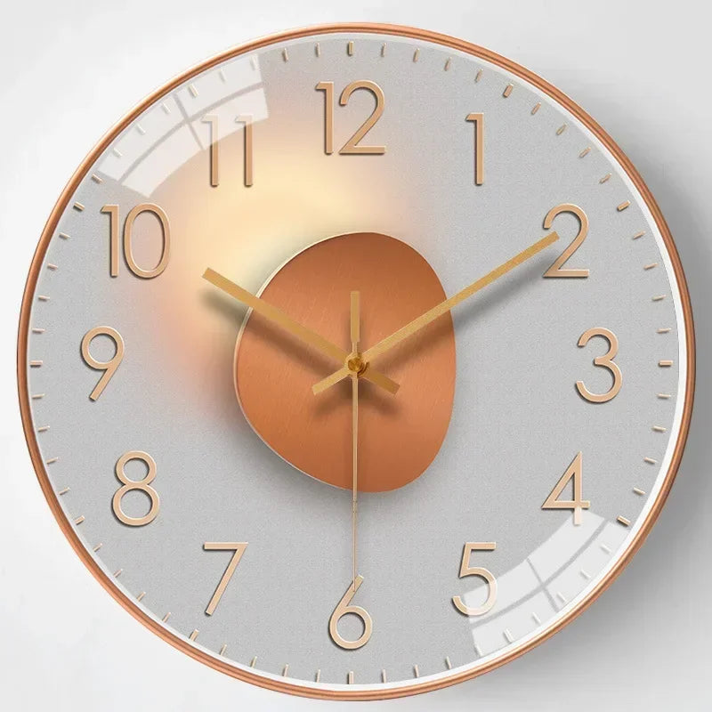 Leise traditionelle Wanduhr
