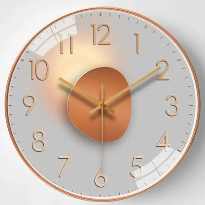 Leise traditionelle Wanduhr