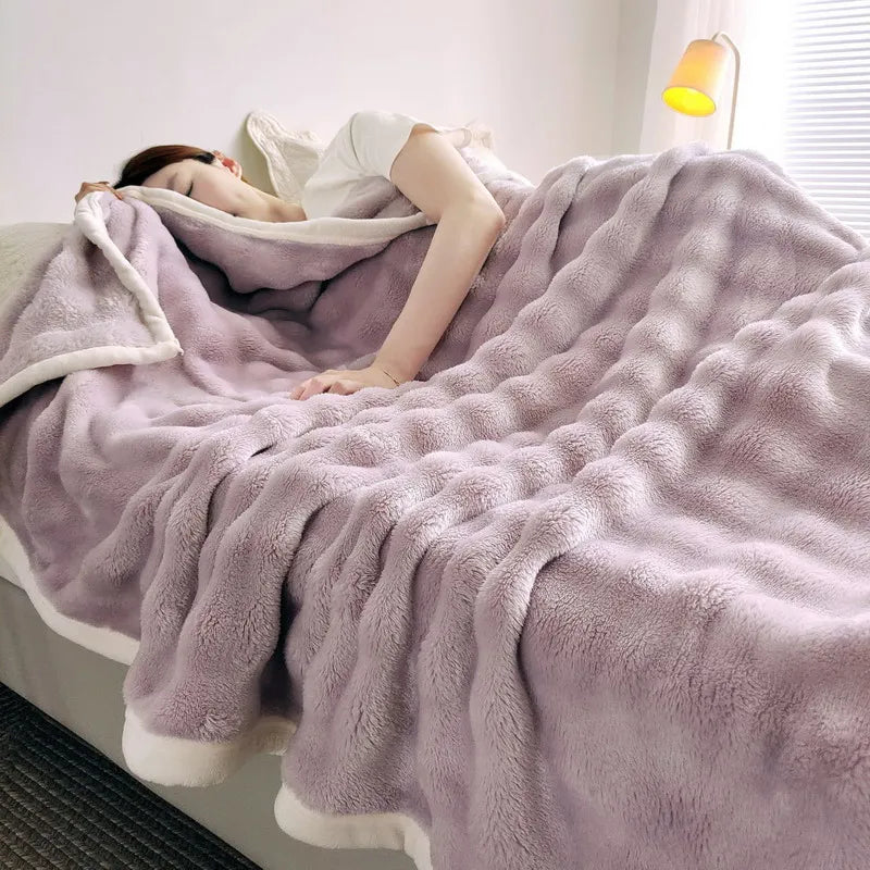 Kuschelige Fleecedecke für Zuhause und Reisen