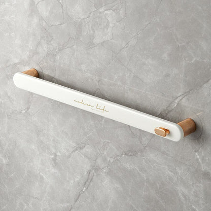 Schmaler, wandmontierter Handtuchhalter fürs Badezimmer