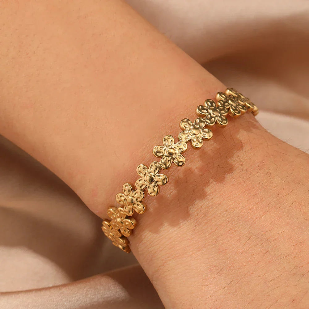 Stylish Patterned Flower Cuff Bangle - Halri