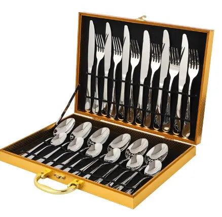 Luxuriöses 24-teiliges Besteckset aus Gold und Silber