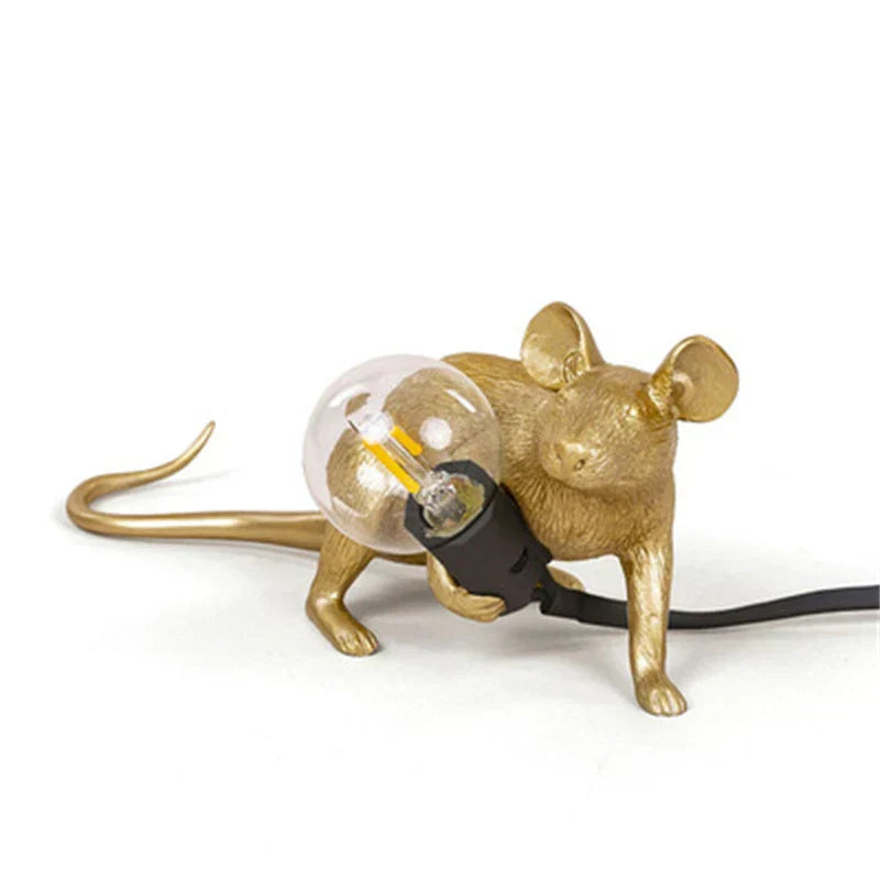Dunkle Tier-Tischlampe