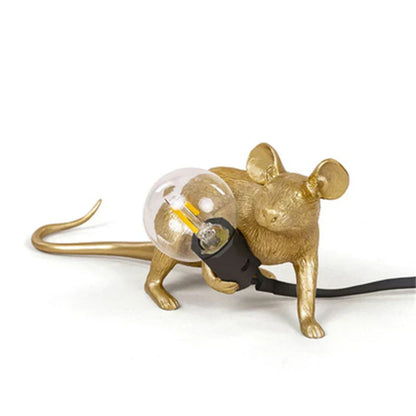 Dunkle Tier-Tischlampe