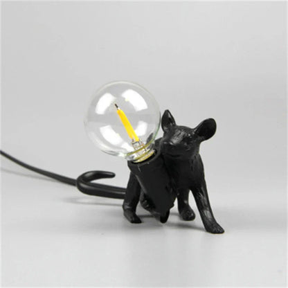 Dunkle Tier-Tischlampe