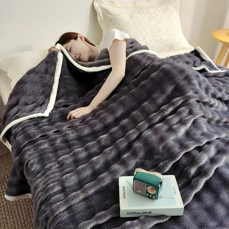 Kuschelige Fleecedecke für Zuhause und Reisen