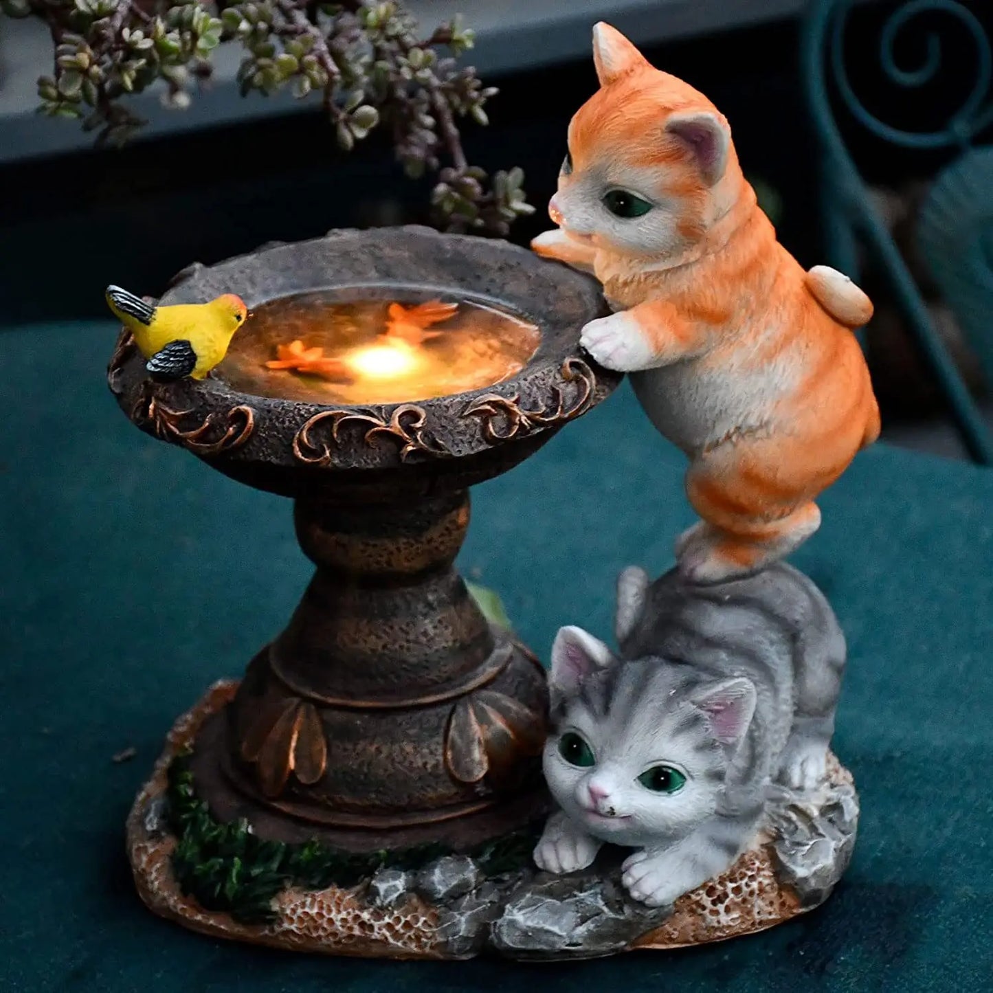 Bunte Tischlampe mit Katzenfigur