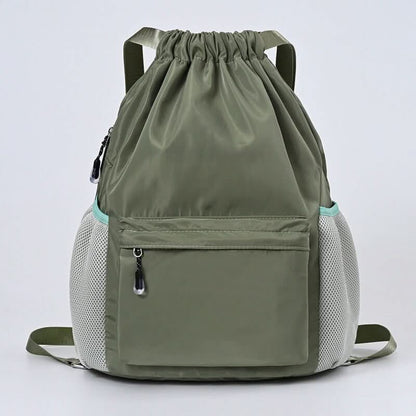 Sportlicher Turnrucksack mit Staufächern und Taschen