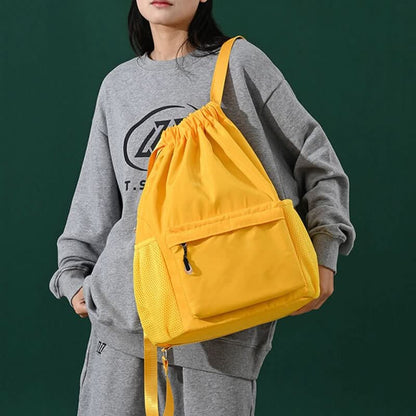 Sportlicher Turnrucksack mit Staufächern und Taschen