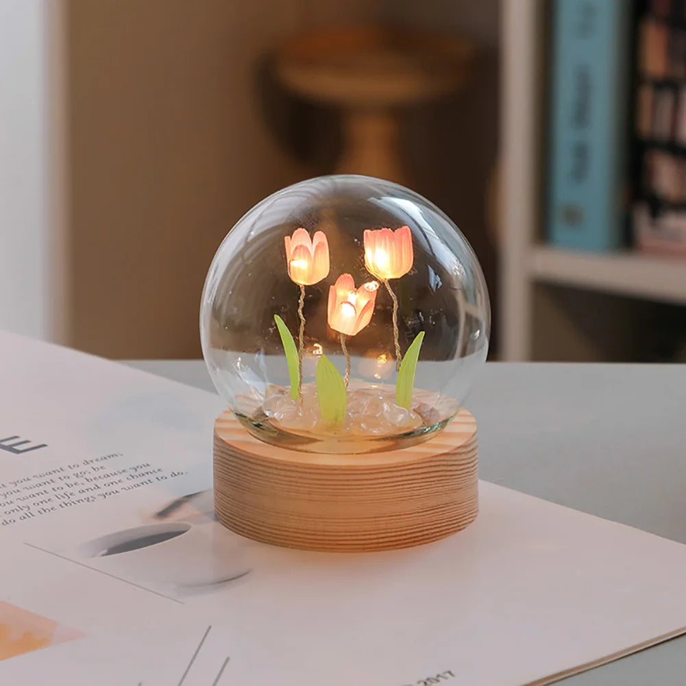 Schöne Schreibtischlampe mit Blumenmuster
