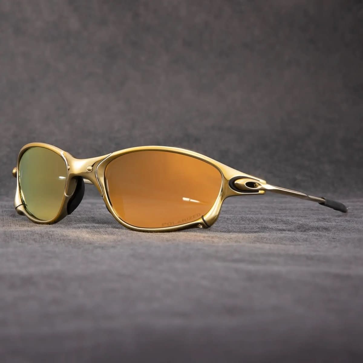 Polarisierte Sonnenbrille für klare Sicht am Tag