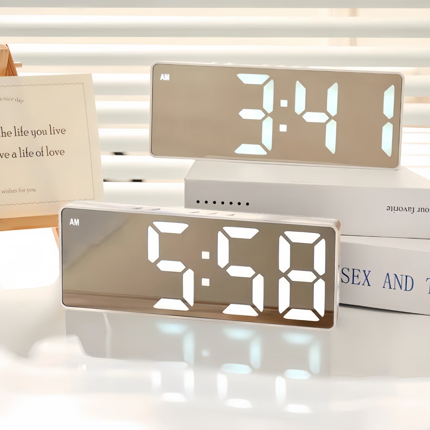 Smart Wake Up Clock with Sunrise Simulation Display