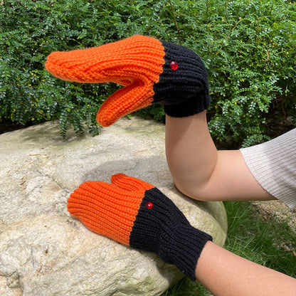 Skurrile Strickhandschuhe mit Entenmotiv