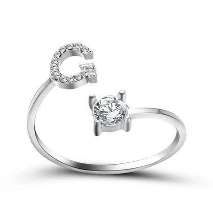 Personalisierter, zarter Diamantring mit Initialen